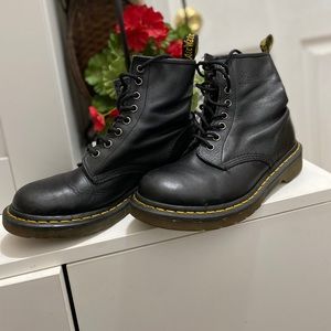 Boots black size 8